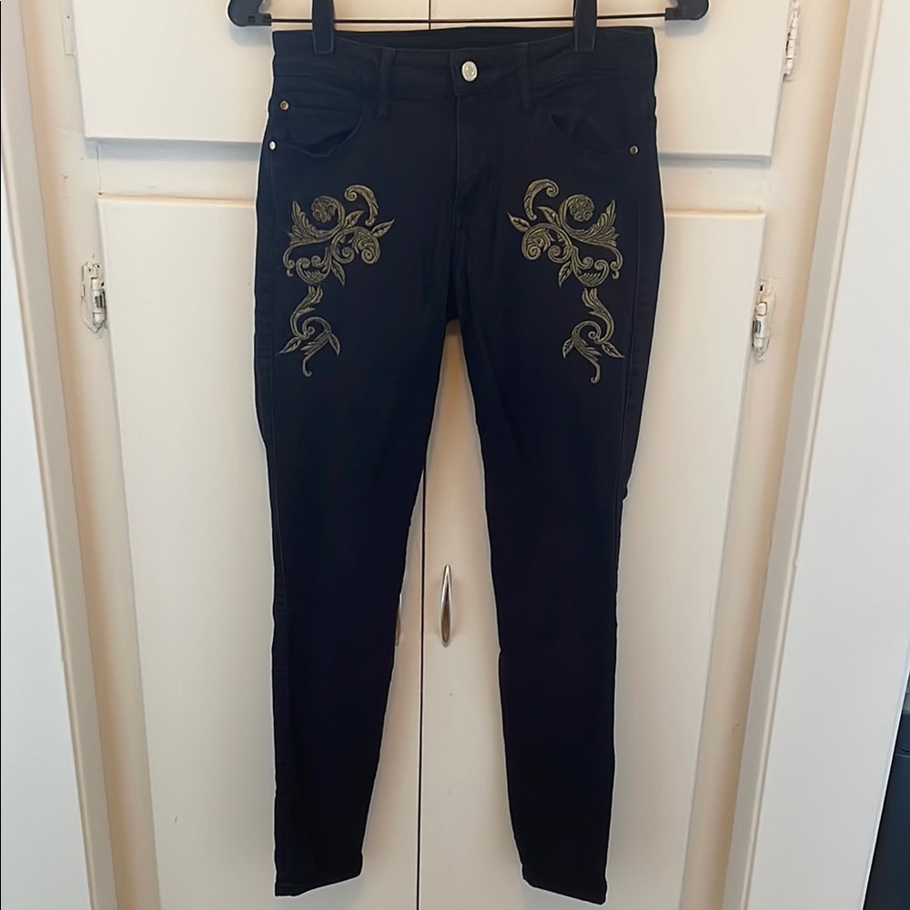 GUESS Bianca Embroidered Sexy Curve Jeans